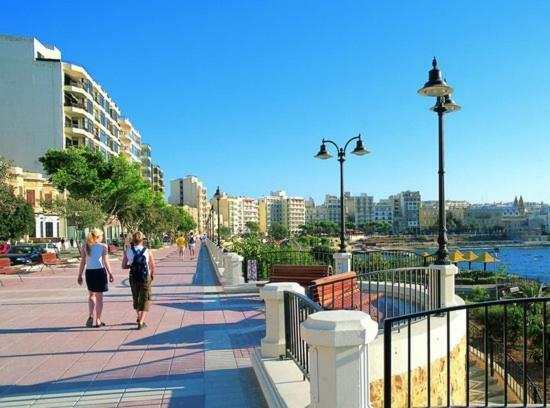 Contemporary, Luxury Apartment With Valletta And Harbour Views สลีมา ภายนอก รูปภาพ